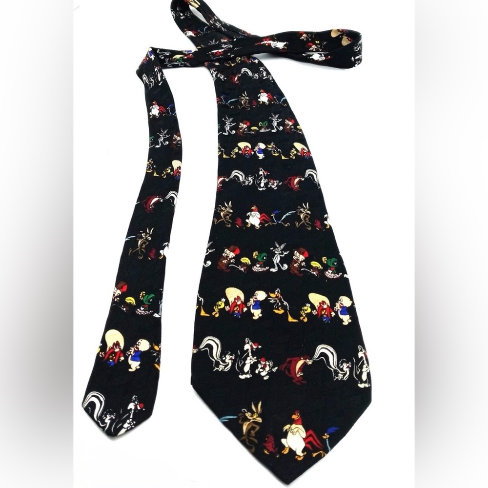 VTG Looney Tunes Characters 100% Silk‎ Novelty Necktie Black Multi